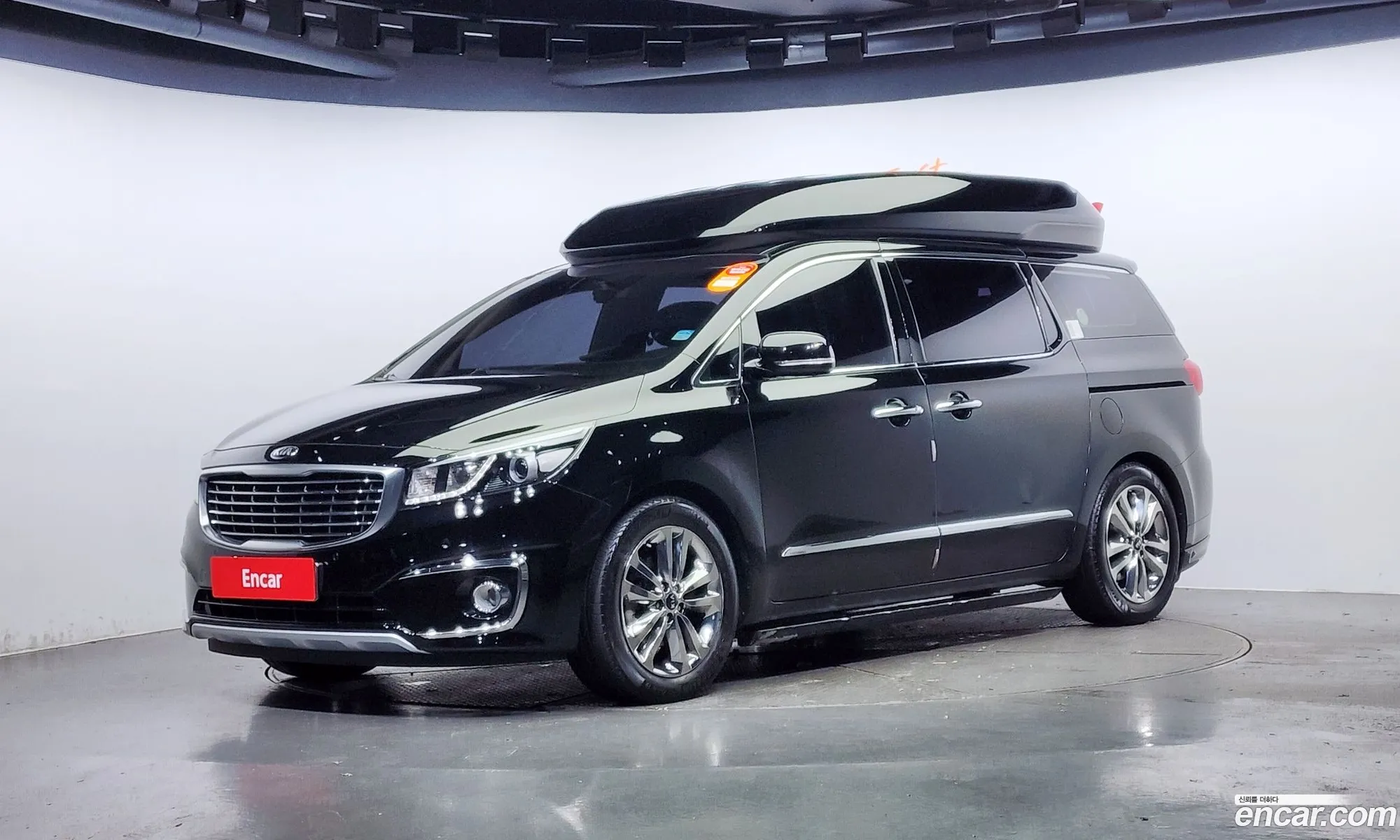 Kia Carnival 9-Seater High Limousine 2015 - фотография 11070584