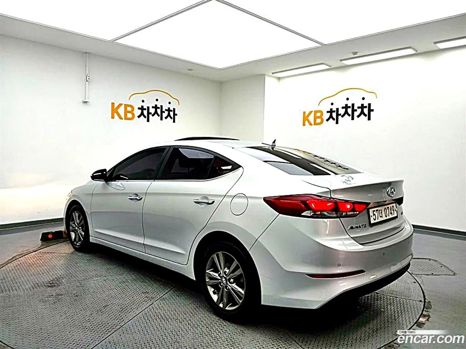 Hyundai Avante 16 Gdi Modern 2016 - фотография 16029000