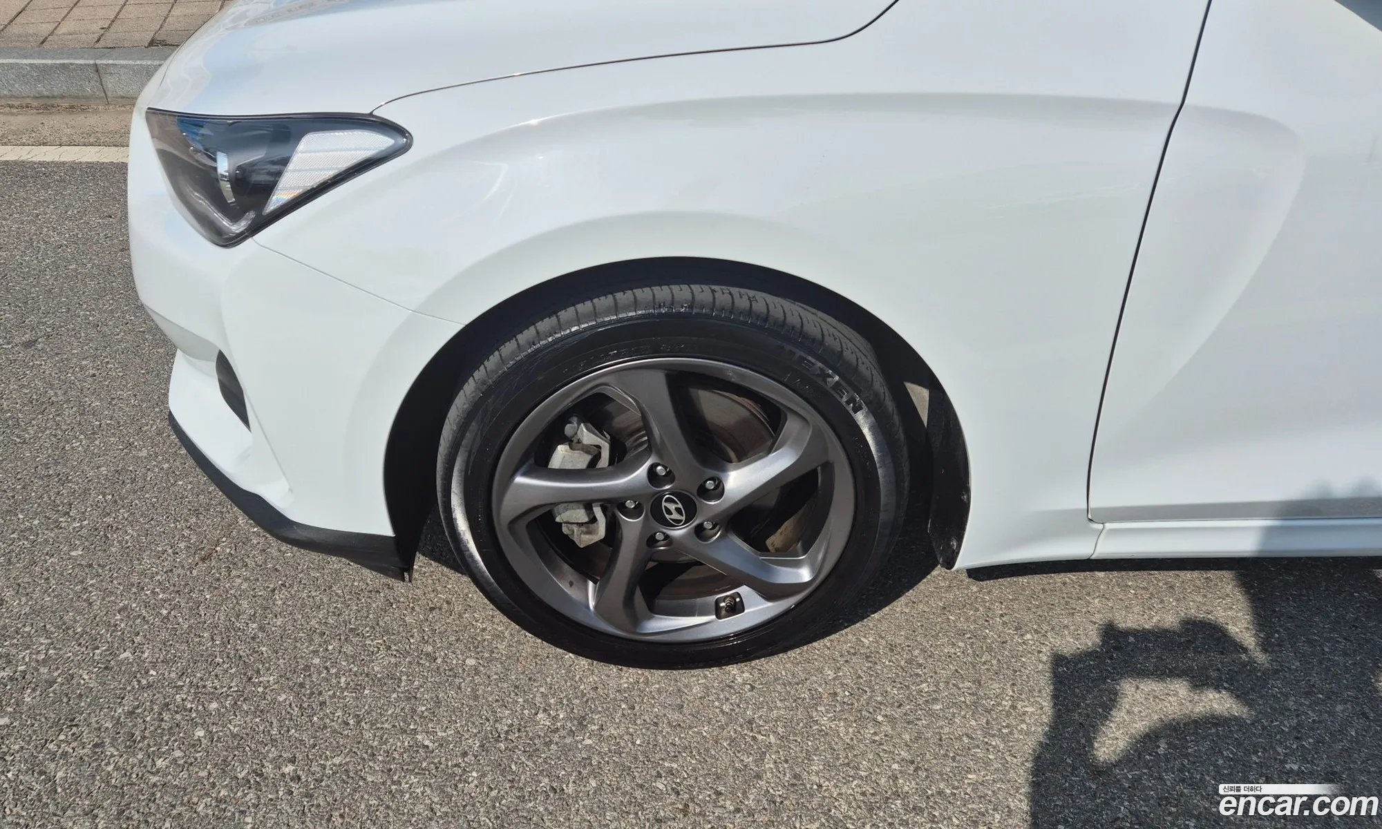 Hyundai Veloster Ii 14 Turbo Modern 2018 - фотография 19699027