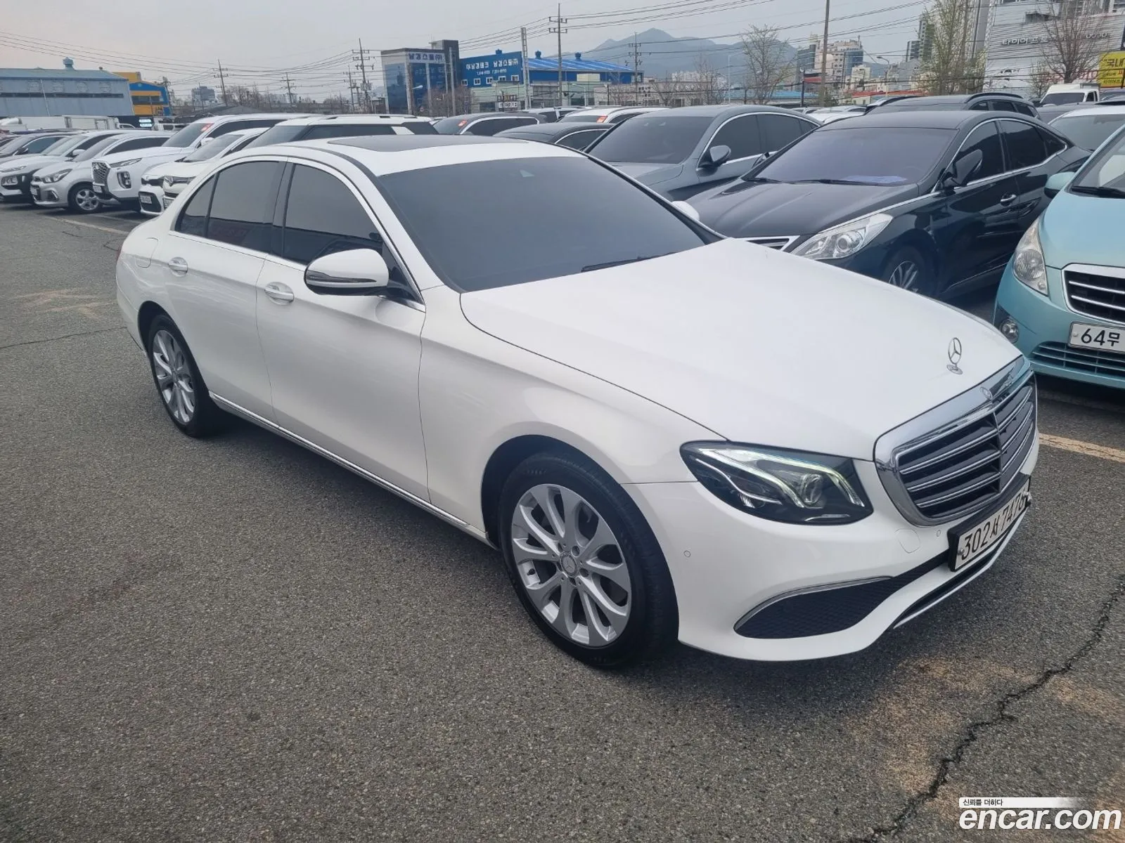 Mercedes-Benz E-Klasse E220D Exclusive 2017 - фотография 13661224