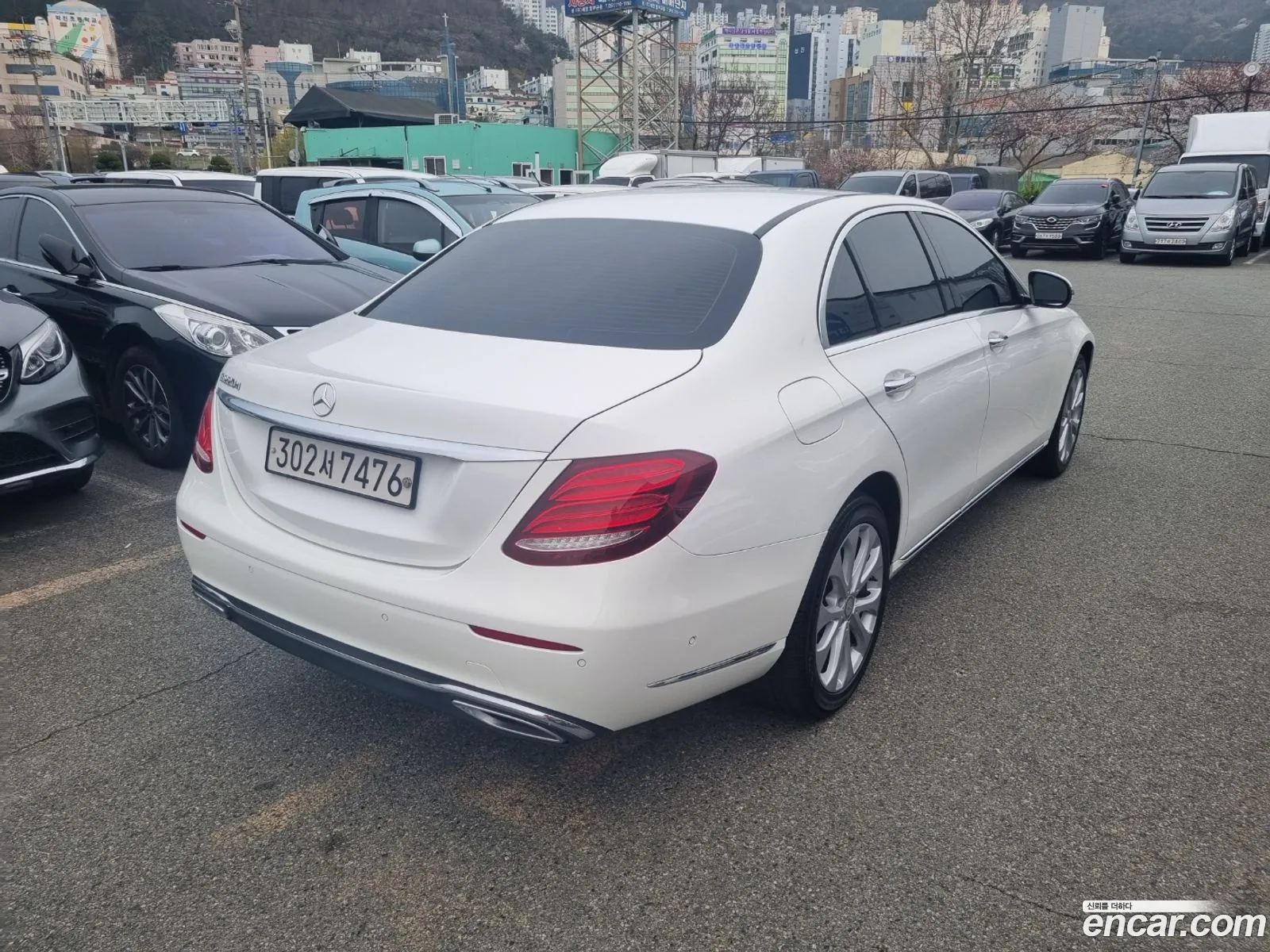 Mercedes-Benz E-Klasse E220D Exclusive 2017 - фотография 13661225
