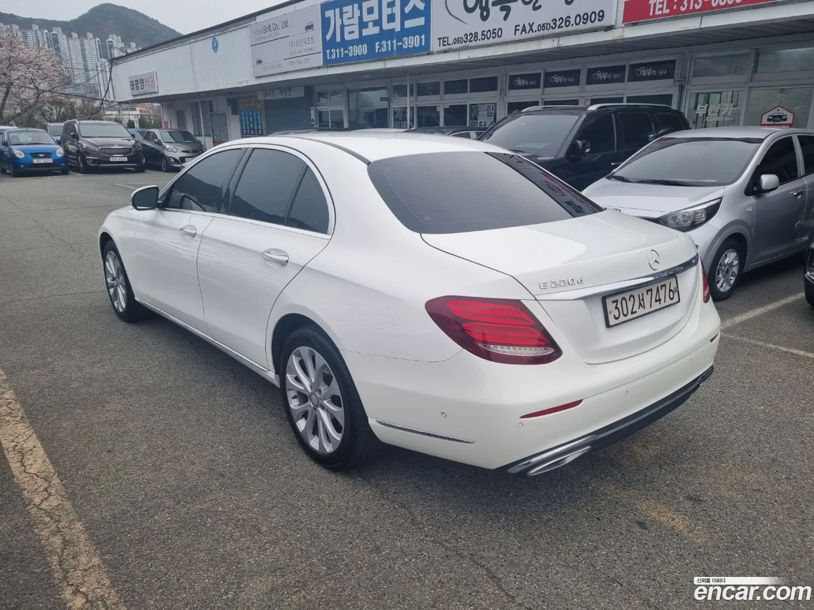 Mercedes-Benz E-Klasse E220D Exclusive 2017 - фотография 13661226