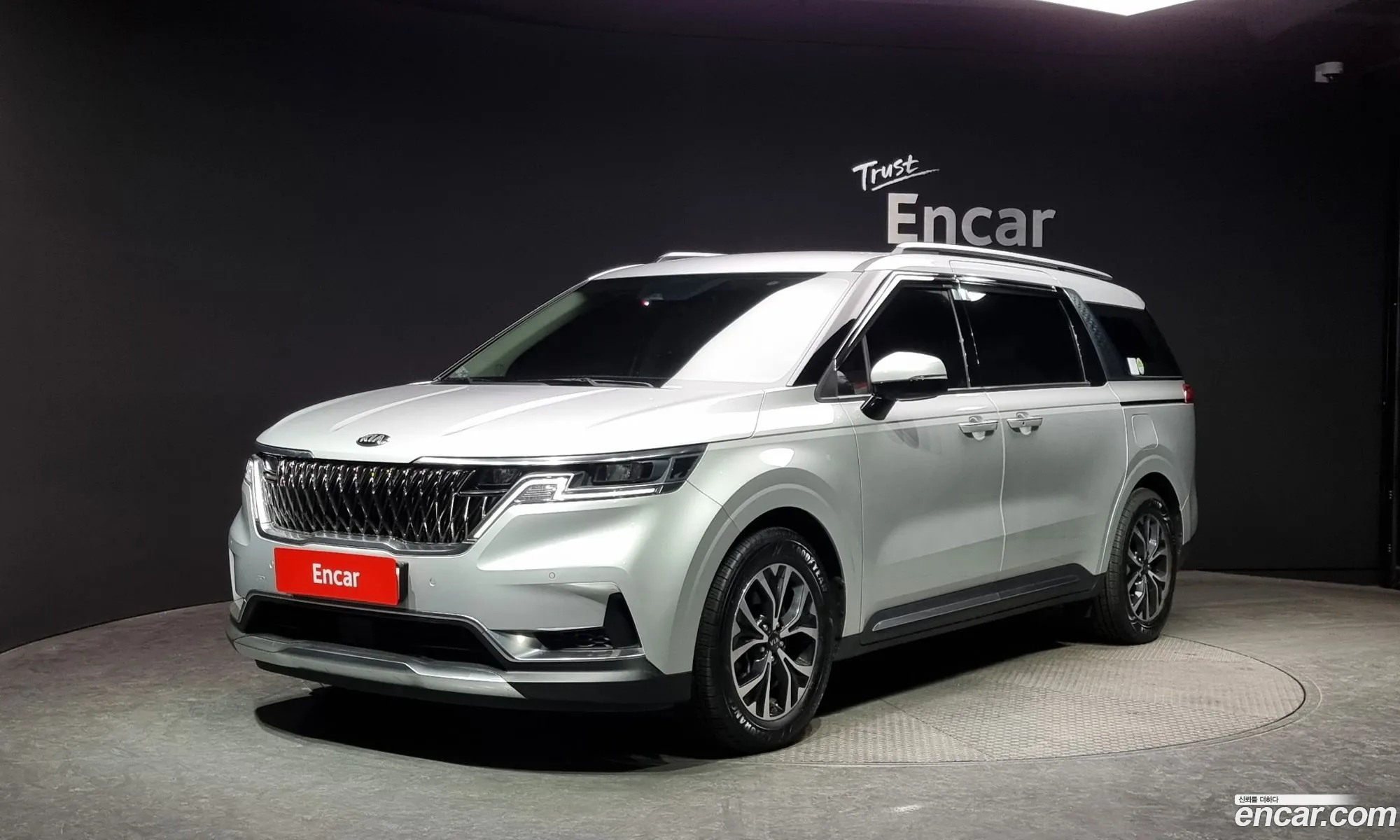 Kia Carnival 9-Seater Signature 2021 - фотография 11498967