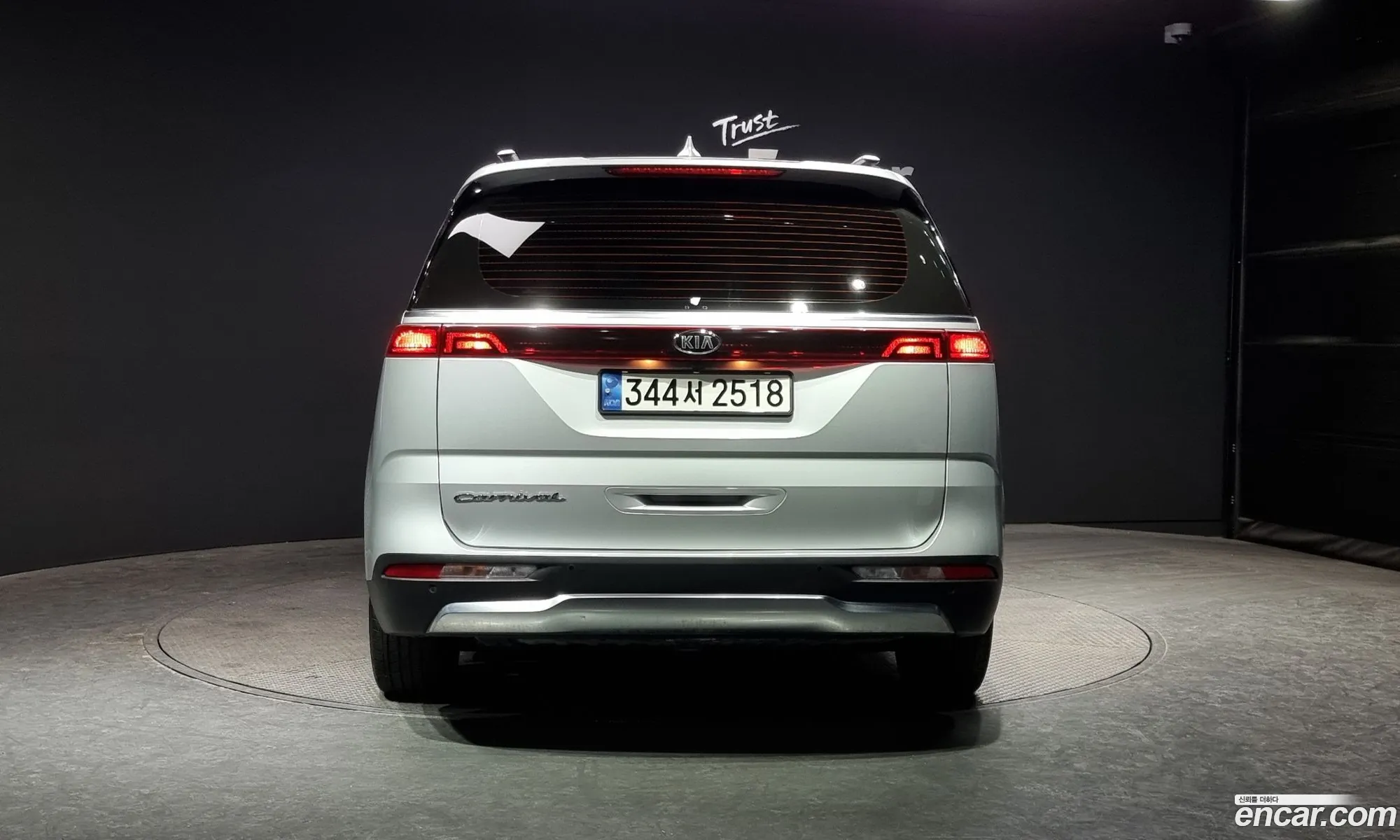 Kia Carnival 9-Seater Signature 2021 - фотография 11498970