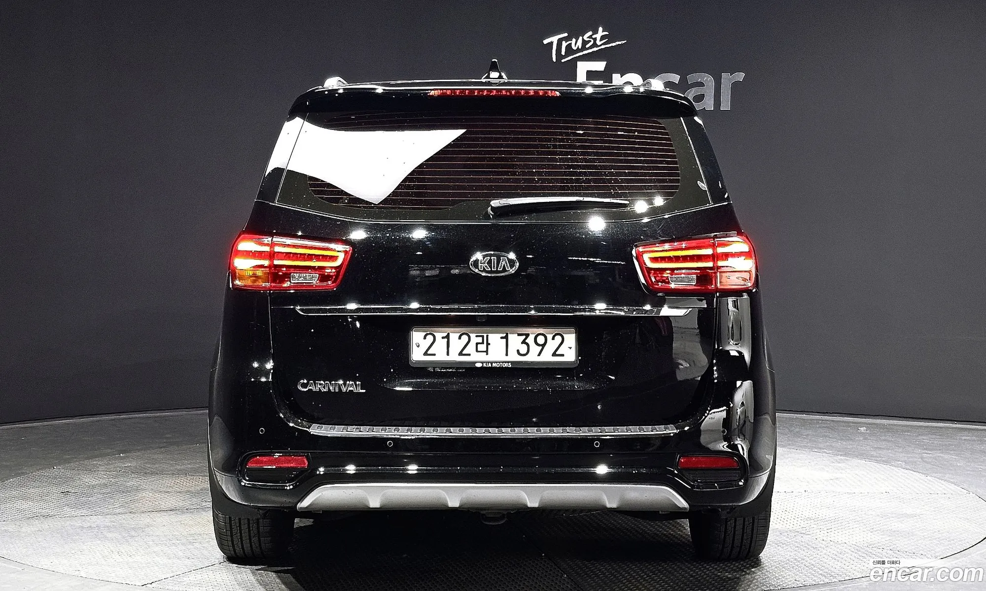 Kia Carnival Iii 9-Seater Luxury 2019 - фотография 12337235