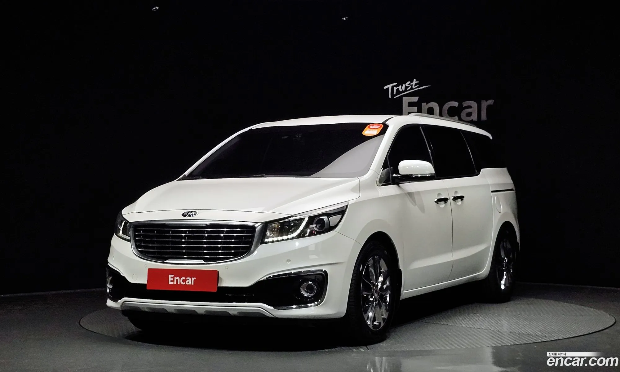 Kia Carnival 9-Seater Prestige 2017 - фотография 18734568
