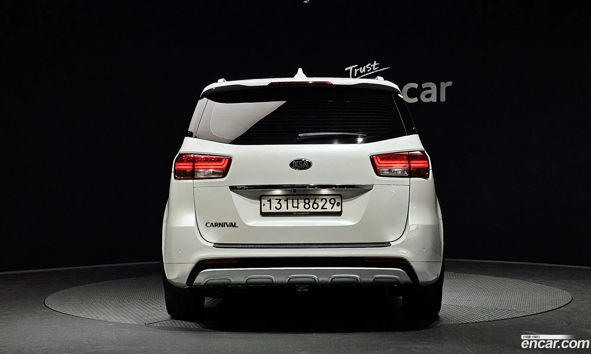 Kia Carnival 9-Seater Prestige 2017 - фотография 18734571