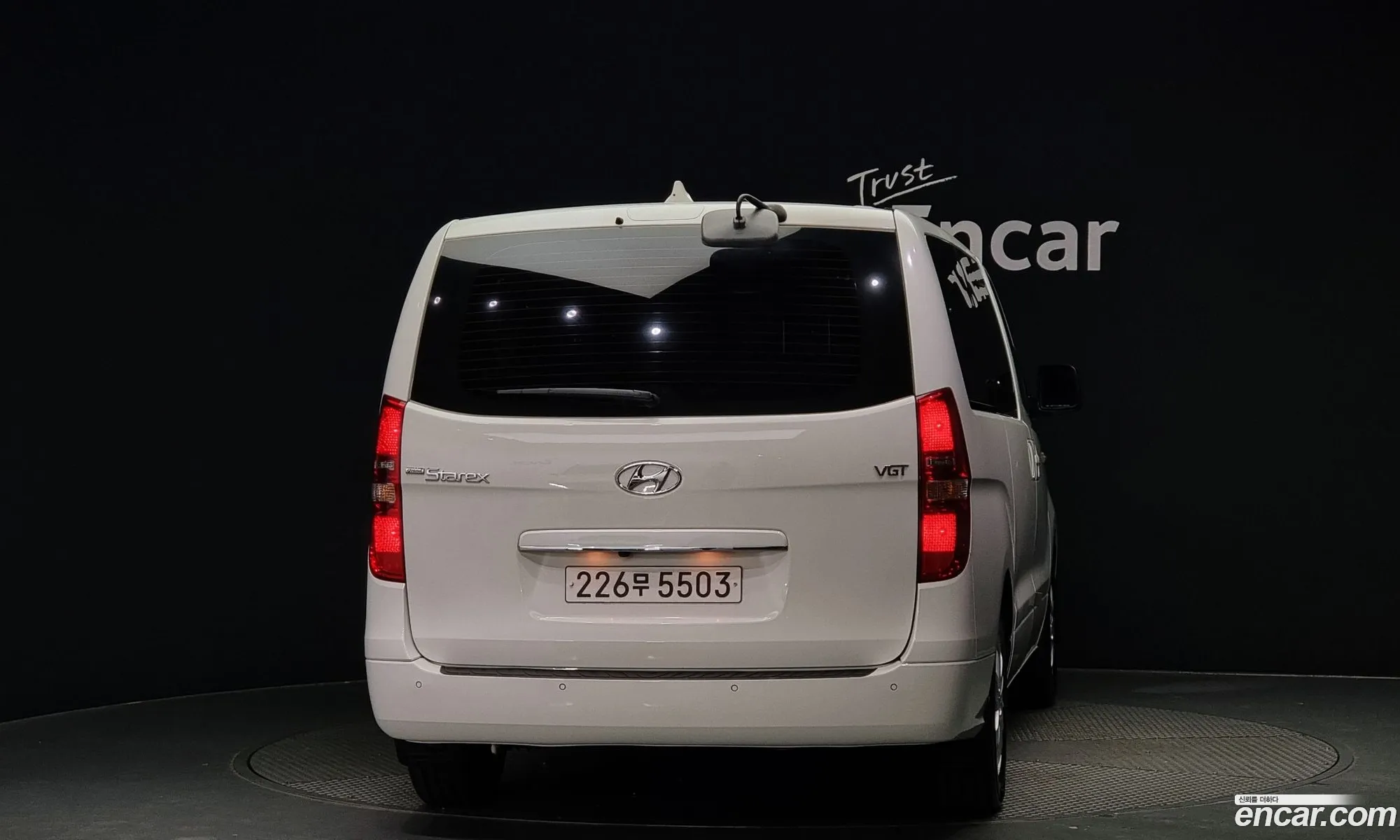 Hyundai Starex Urban 9-Seater 2018 - фотография 11362647