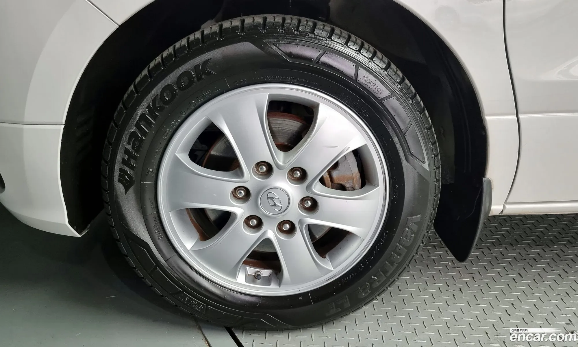Hyundai Starex Urban 9-Seater 2018 - фотография 11362648