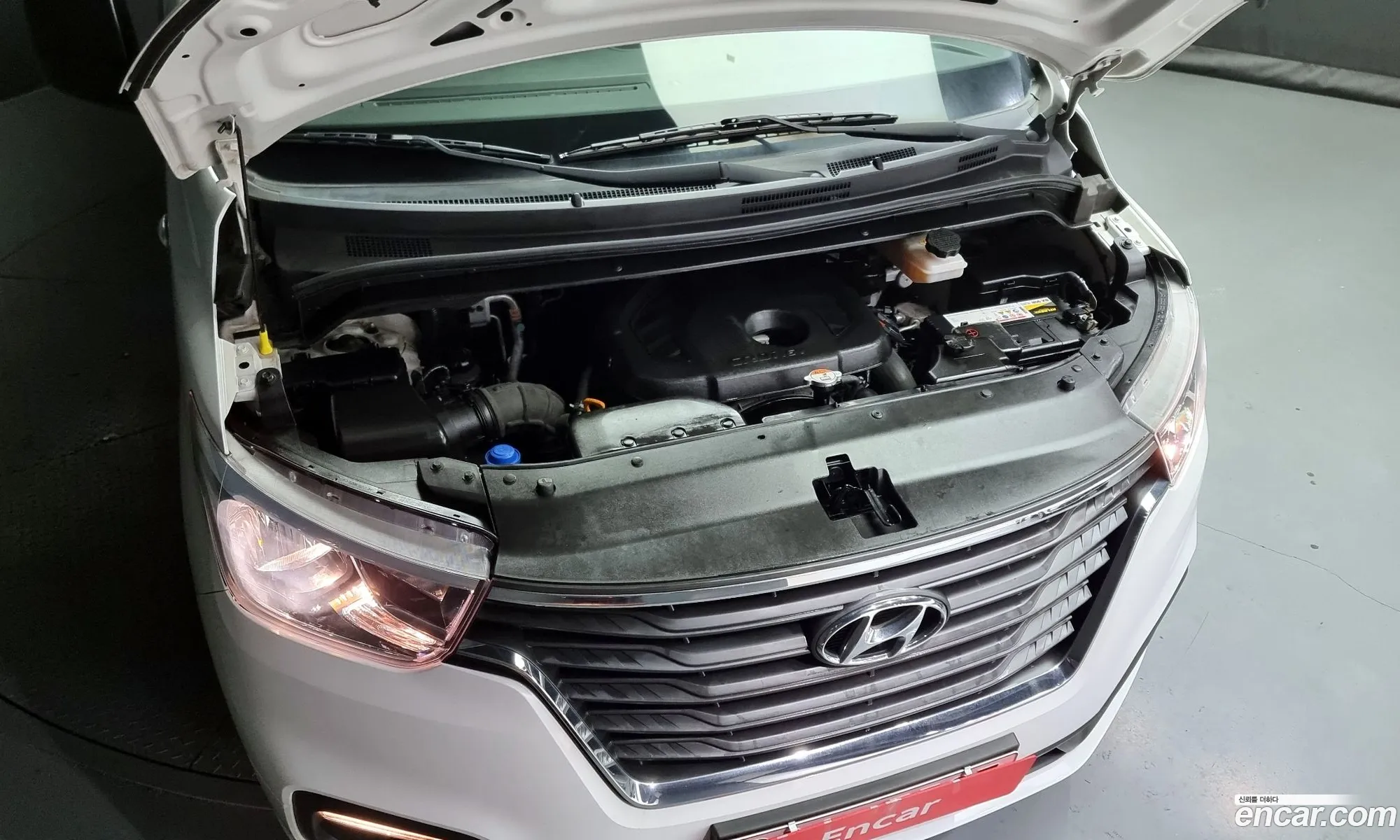 Hyundai Starex Urban 9-Seater 2018 - фотография 11362649