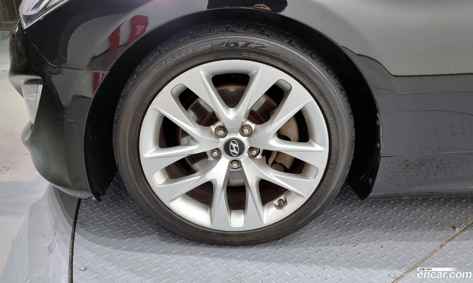 Hyundai Genesis I 200 Turbo D 2012 - фотография 19191892
