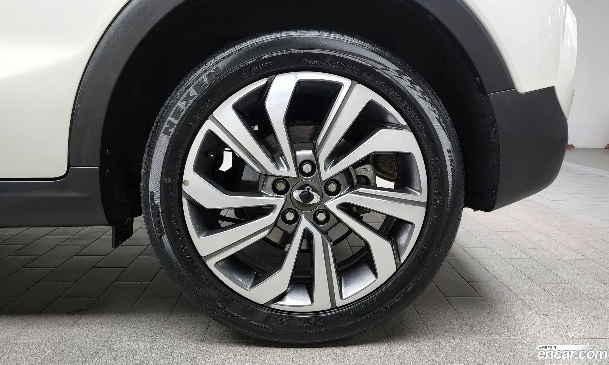 Kg Mobility Ssangyong Very New Tivoli Gasoline 15 2Wd Limited Edition - фотография 19513805