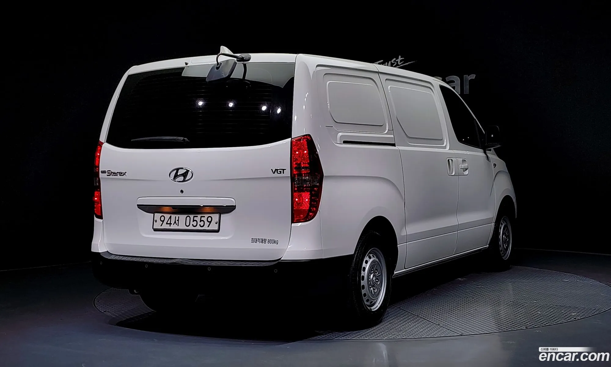 Hyundai Starex 3-Seater Van 2019 - фотография 12935778