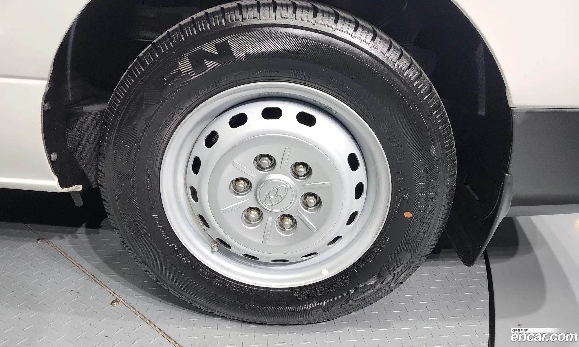 Hyundai Starex 3-Seater Van 2019 - фотография 12935781