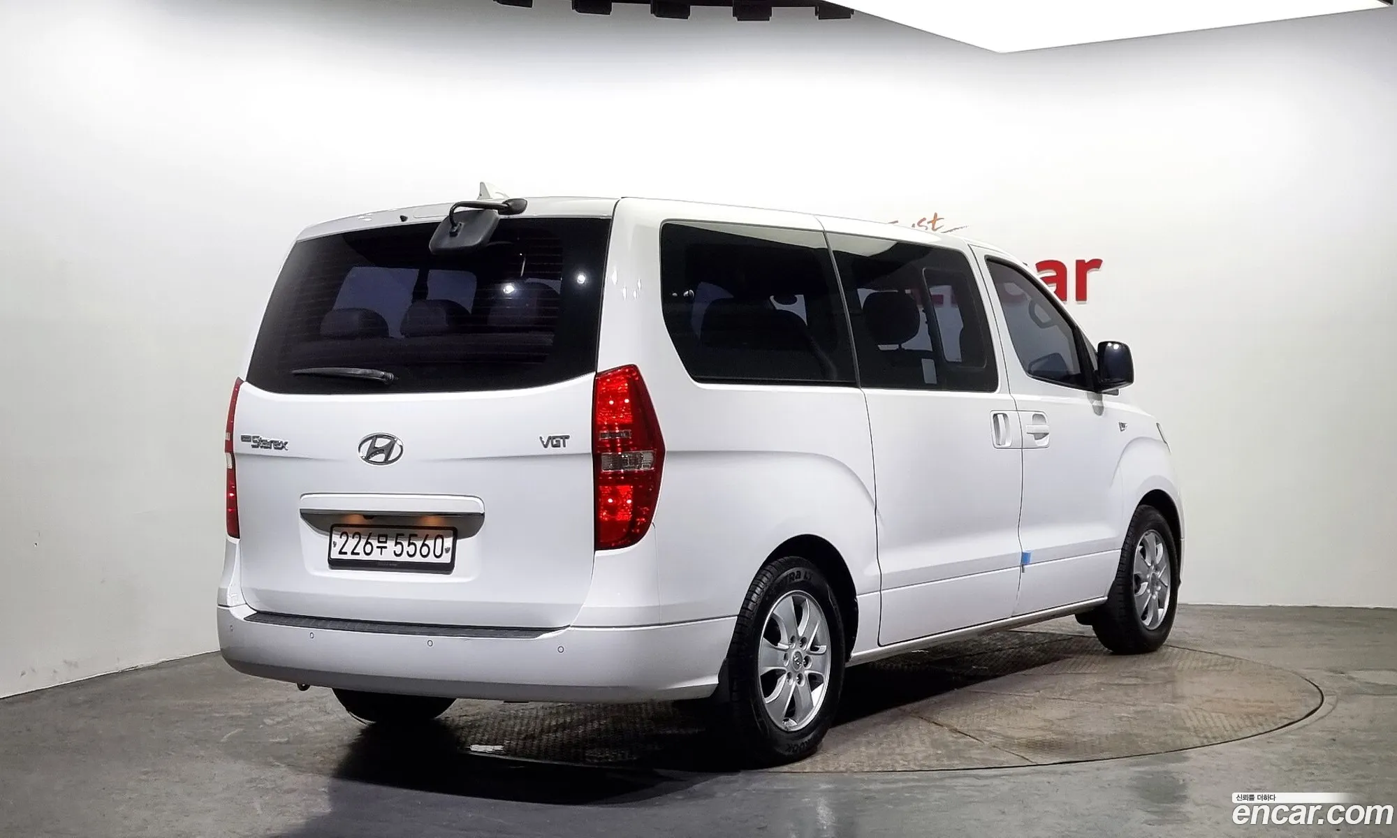 Hyundai Starex Urban 9-Seater 2018 - фотография 11469041