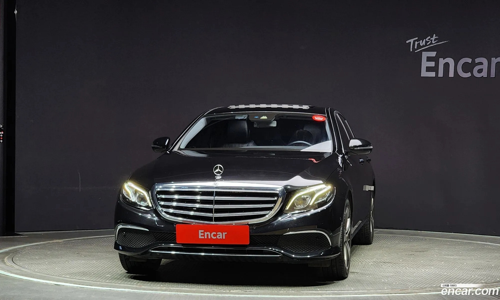 Mercedes-Benz E-Klasse E220D Exclusive 2017 - фотография 12783982