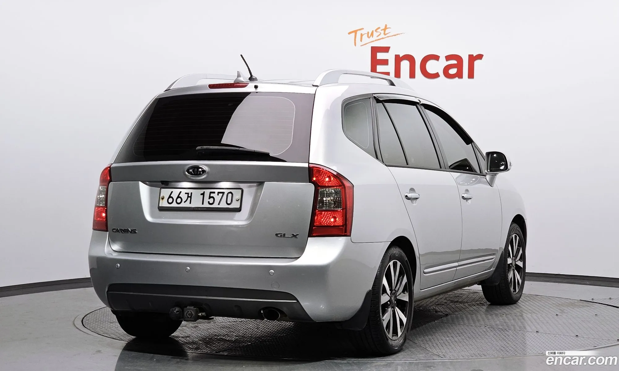 Kia Carens Ii Un Lpi 20 Glx 2011 - фотография 17537850
