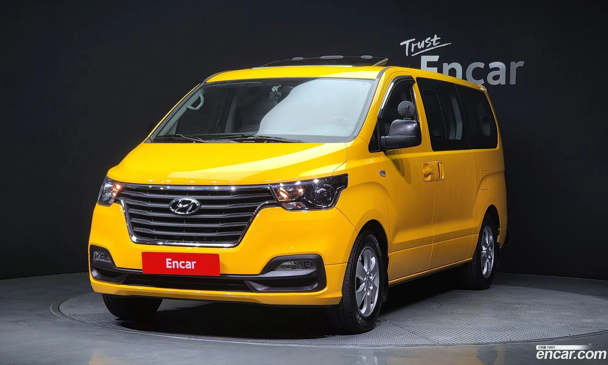 Hyundai Starex Wagon 12-Seater 2019 - фотография 16277708