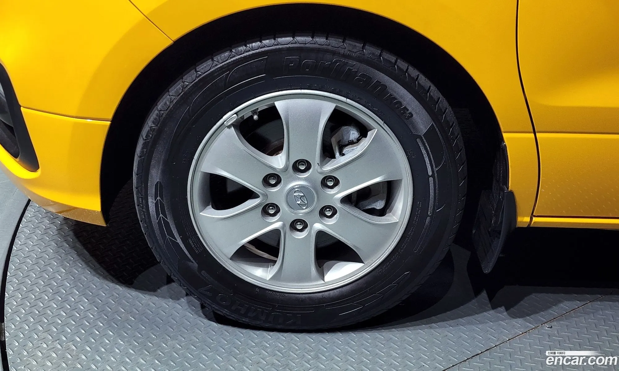 Hyundai Starex Wagon 12-Seater 2019 - фотография 16277712