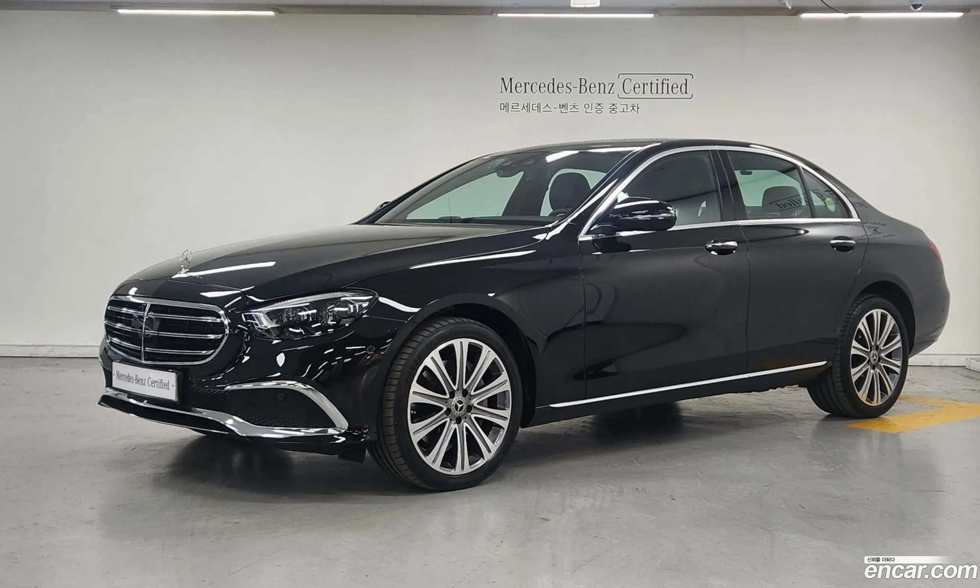 Mercedes-Benz E-Klasse E300E 4Matic Exclusive 2023 - фотография 13141803