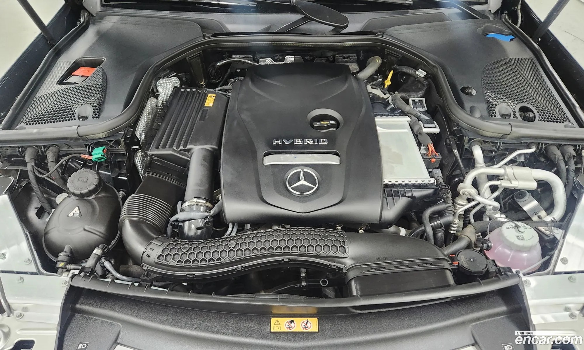 Mercedes-Benz E-Klasse E300E 4Matic Exclusive 2023 - фотография 13141808