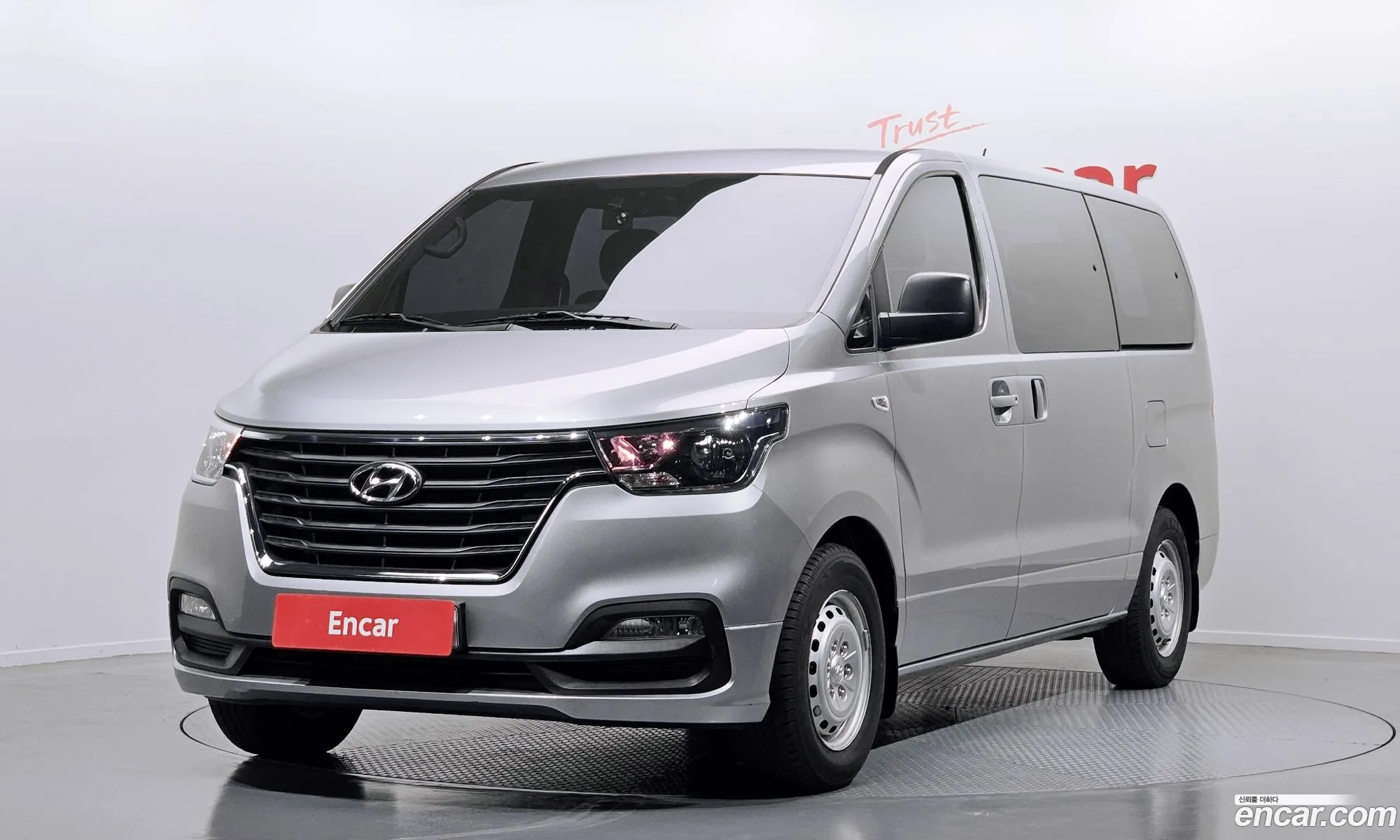 Hyundai Starex Wagon 12-Seater 2019 - фотография 12935862