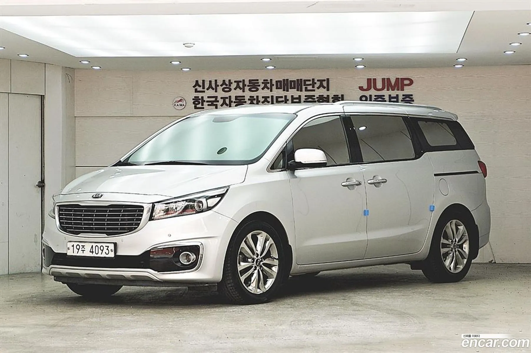 Kia Carnival 9-Seater Noblesse 2015 - фотография 19670276