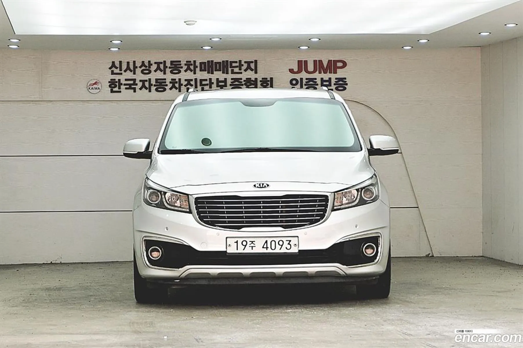 Kia Carnival 9-Seater Noblesse 2015 - фотография 19670277