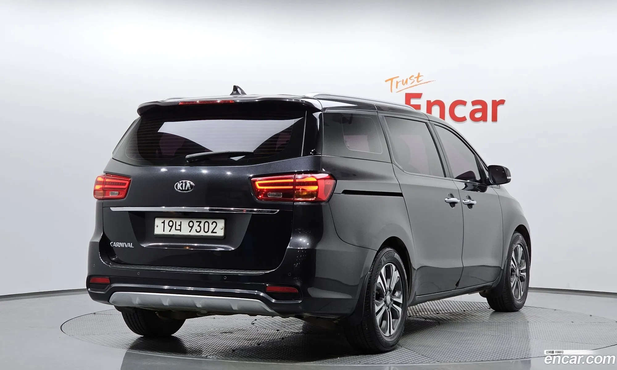 Kia Carnival Iii 9-Seater Luxury 2019 - фотография 13199298