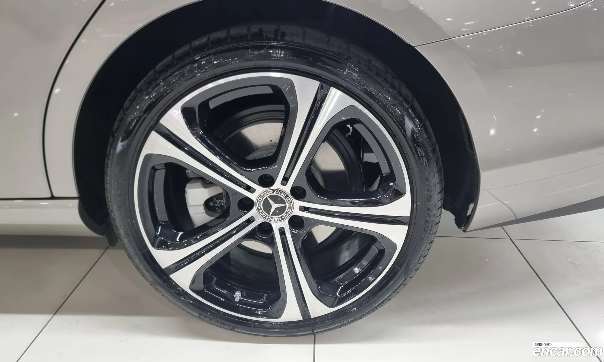 Mercedes-Benz C-Klasse C300 4Matic Avant Garde 2023 - фотография 12771358