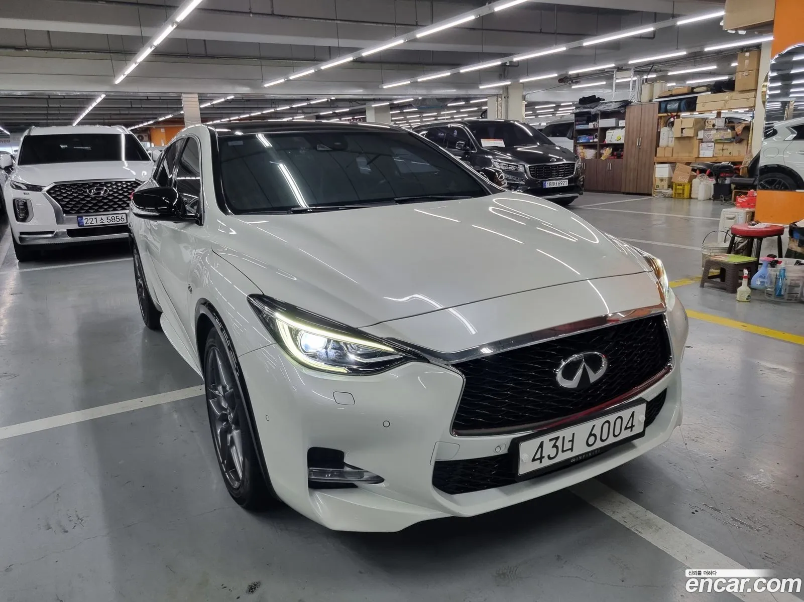Infiniti Q30 Q30 20 Premium 2017 - фотография 3982408