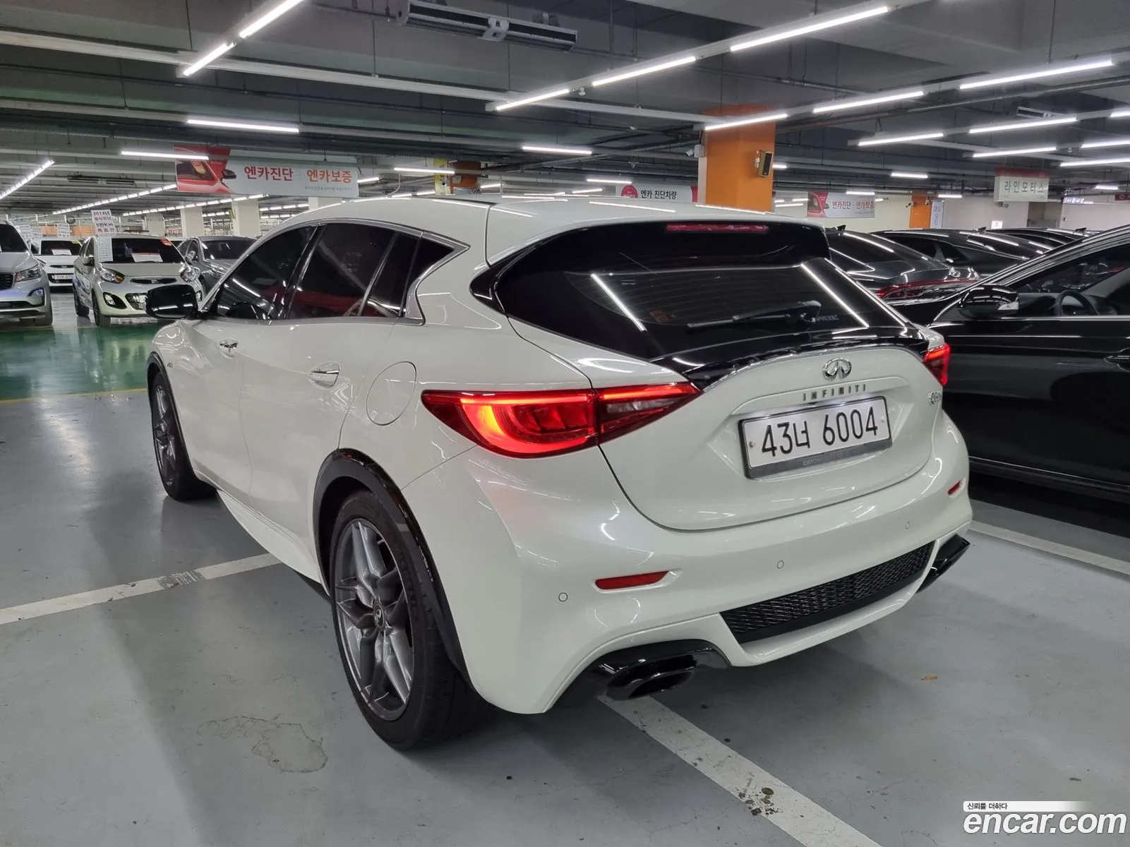 Infiniti Q30 Q30 20 Premium 2017 - фотография 3982409
