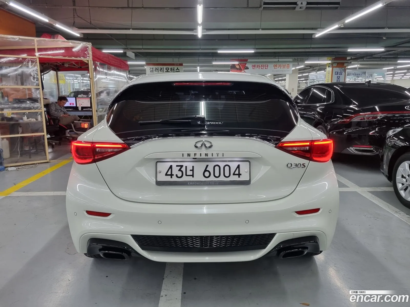Infiniti Q30 Q30 20 Premium 2017 - фотография 3982410