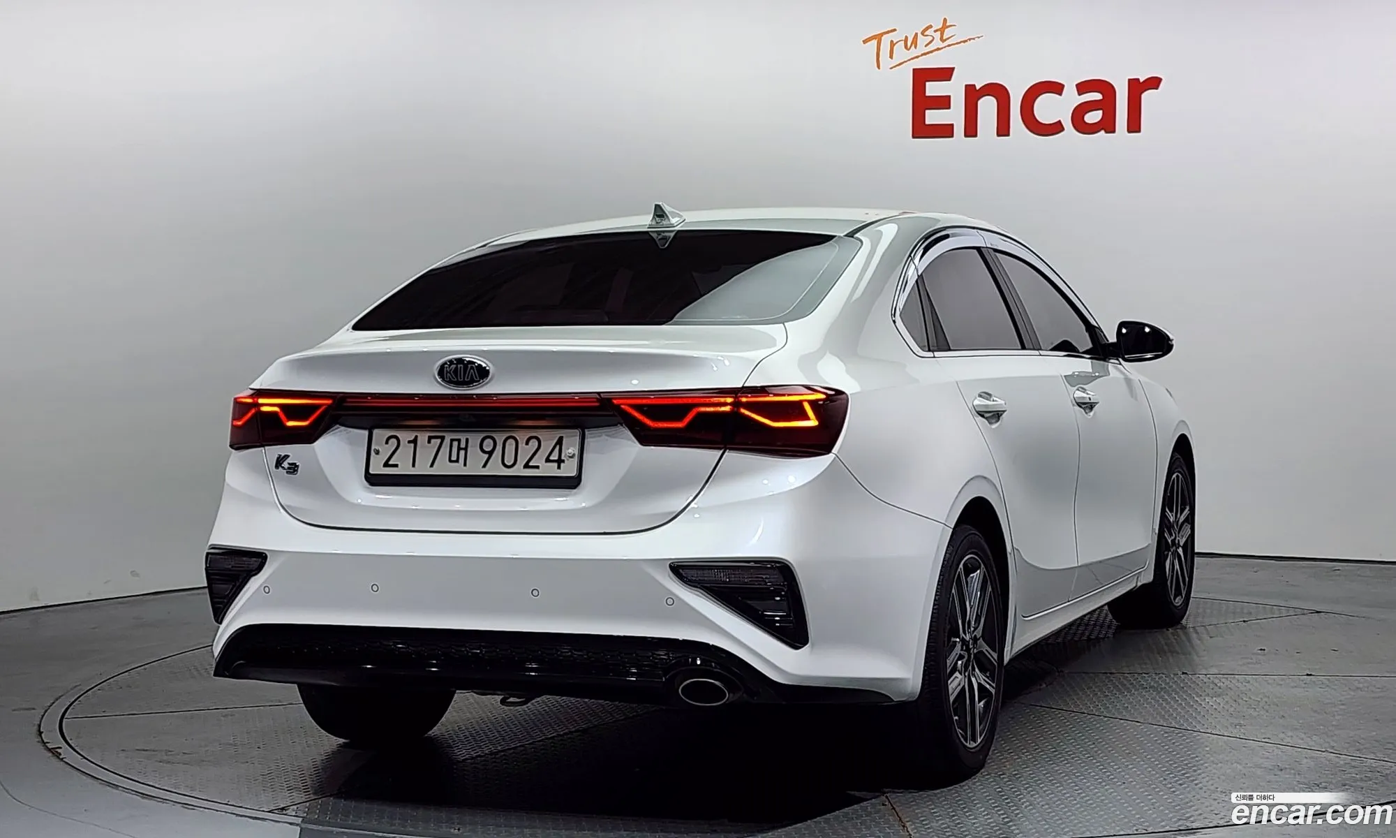 Kia K3 Luxury 2019 - фотография 19270383
