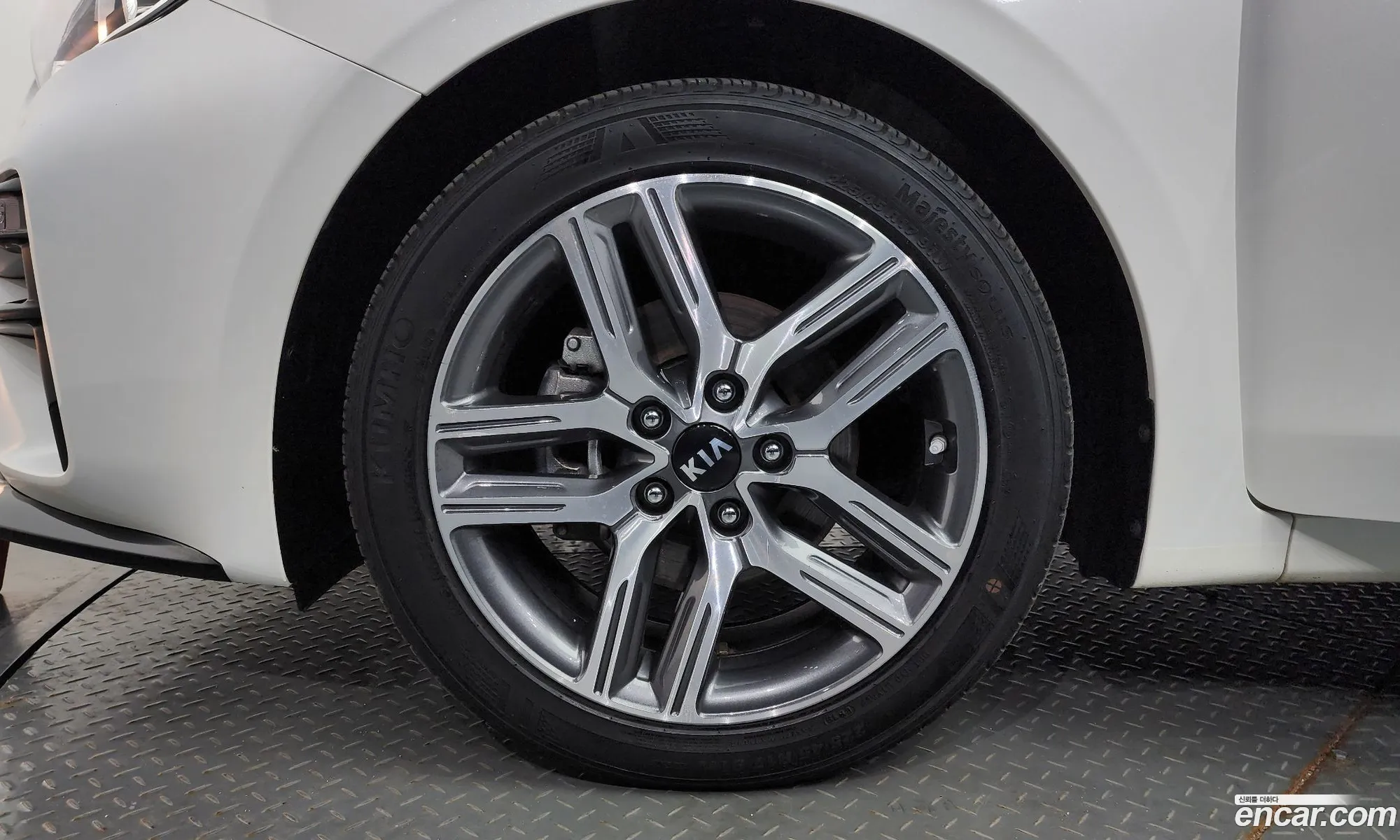 Kia K3 Luxury 2019 - фотография 19270386