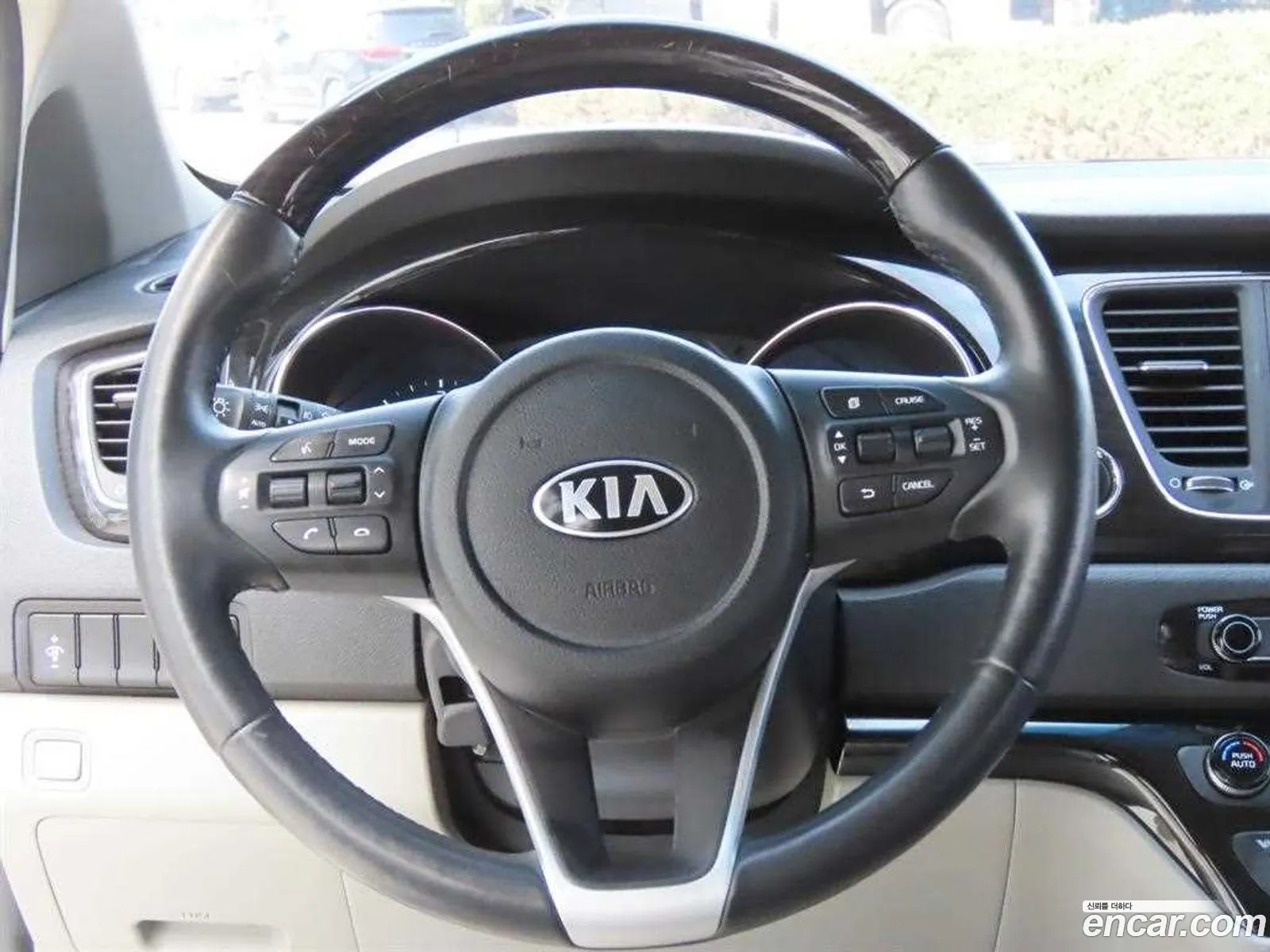 Kia Carnival Iii 9-Seater Prestige 2019 - фотография 14510954