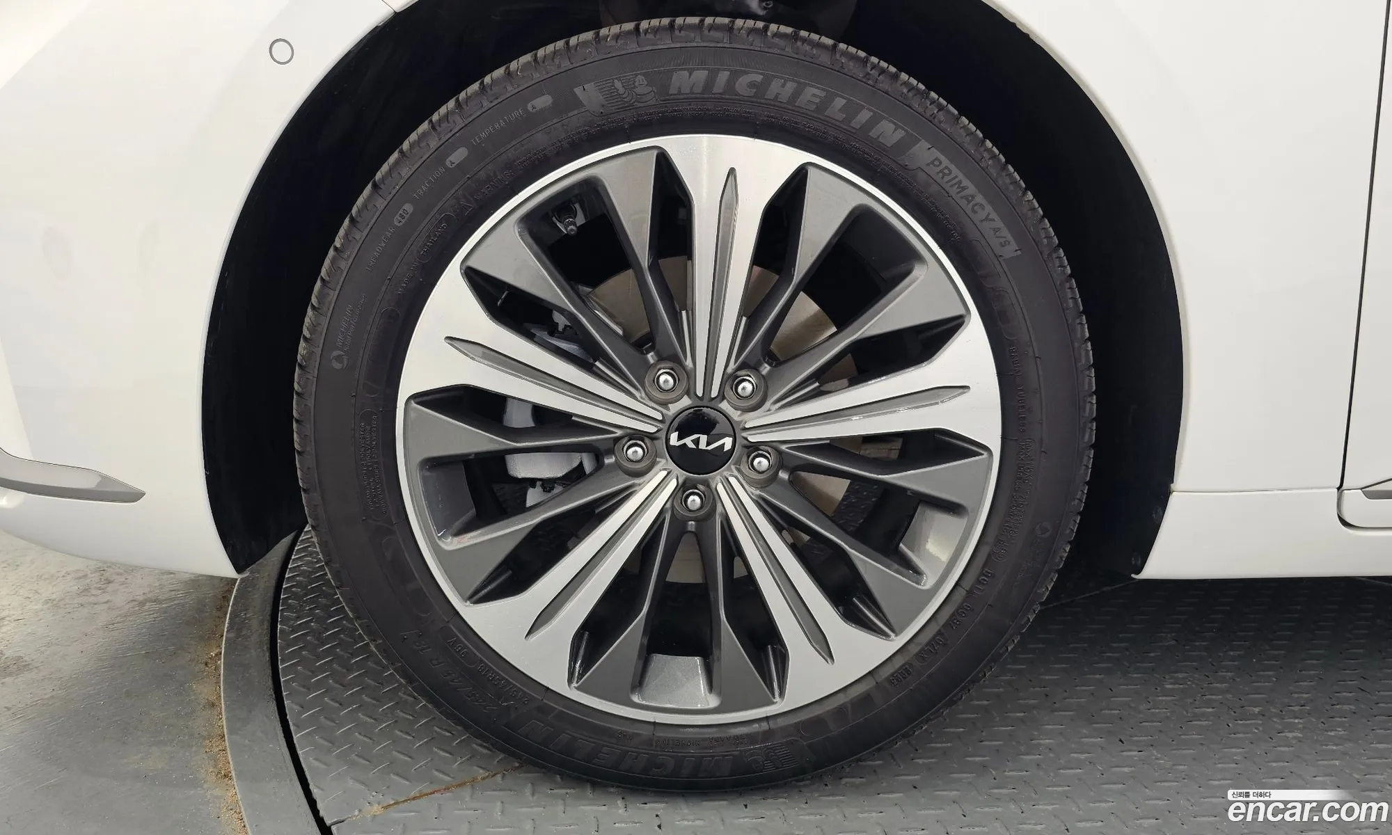 Kia K8 Signature 2023 - фотография 12477673