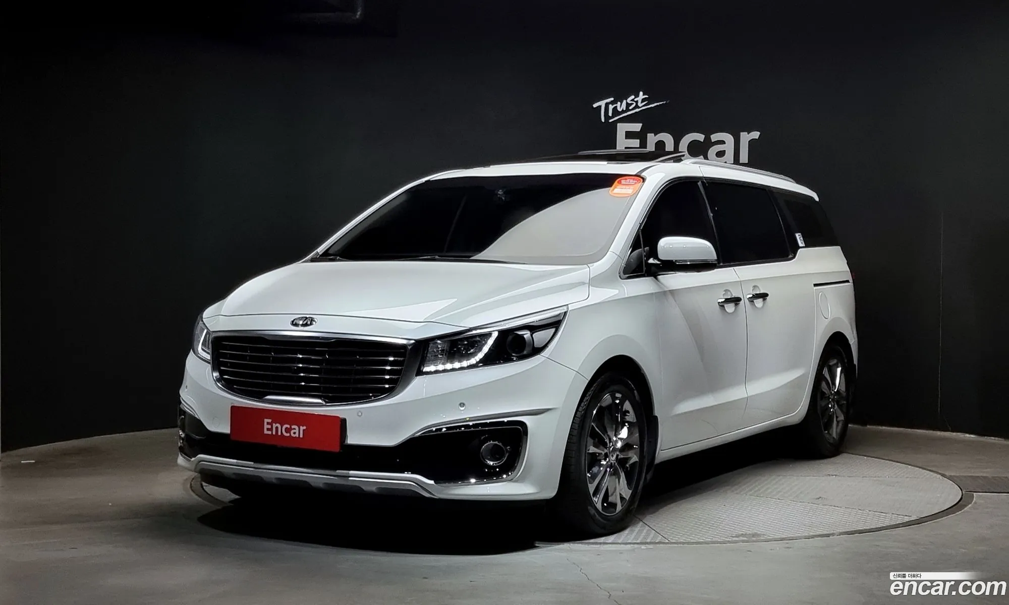 Kia Carnival 9-Seater Noblesse 2018 - фотография 13537874