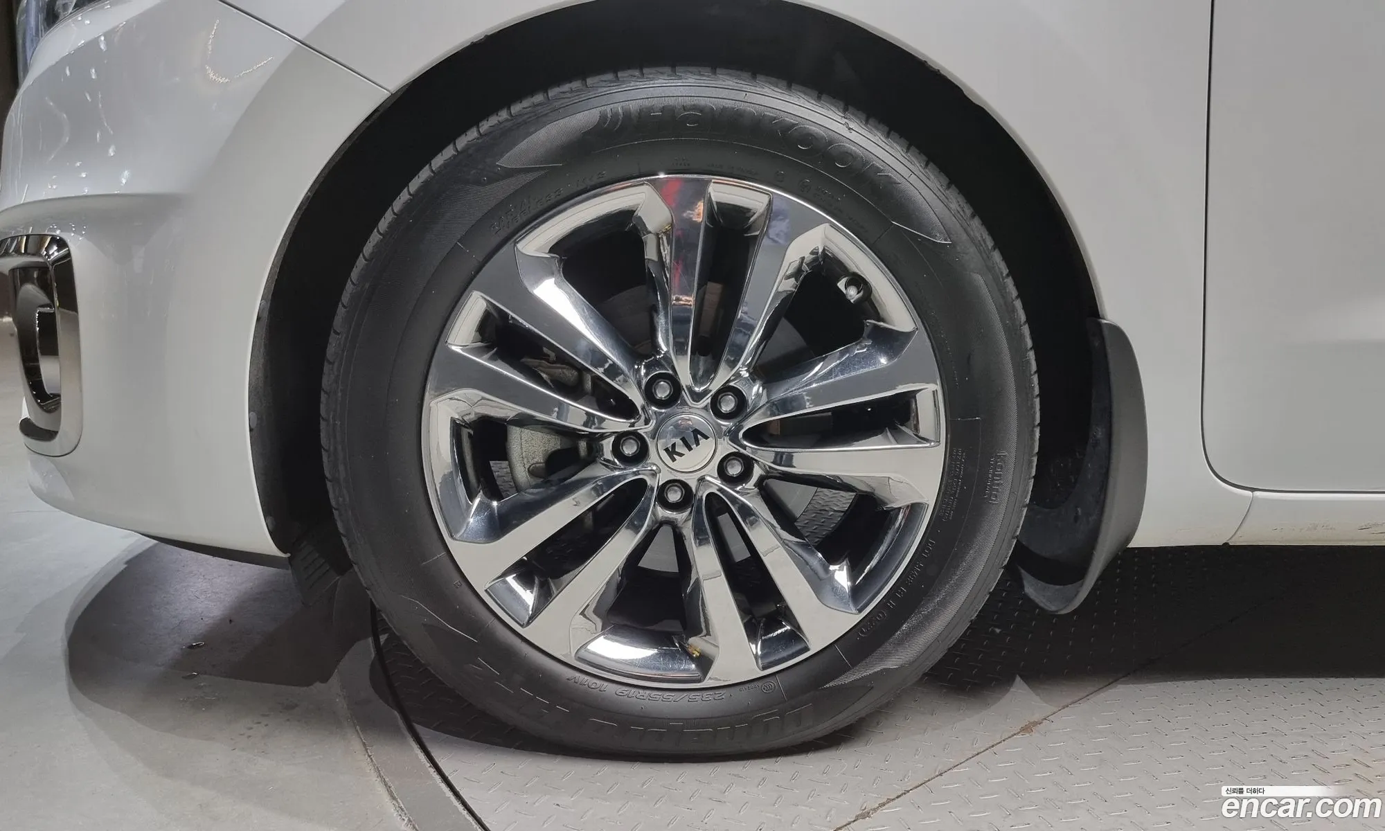 Kia Carnival 9-Seater Noblesse 2018 - фотография 13537878