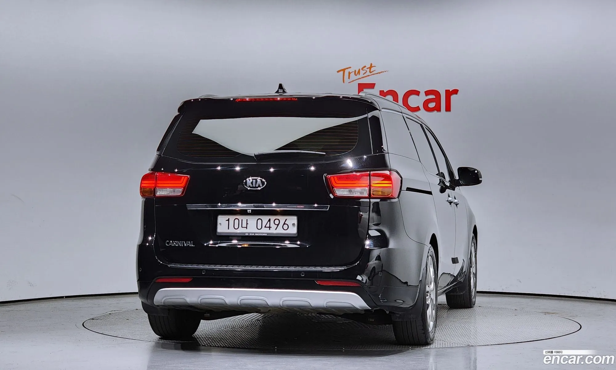 Kia Carnival 9-Seater Prestige 2015 - фотография 16031972