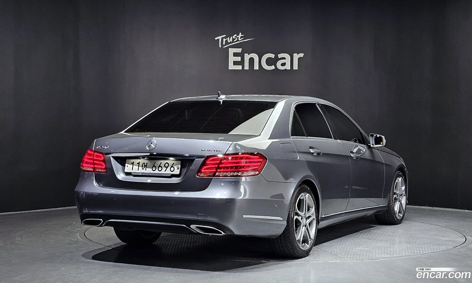 Mercedes-Benz E-Klasse E250 Bluetec 4Matic Avant Garde 2016 - фотография 12825067