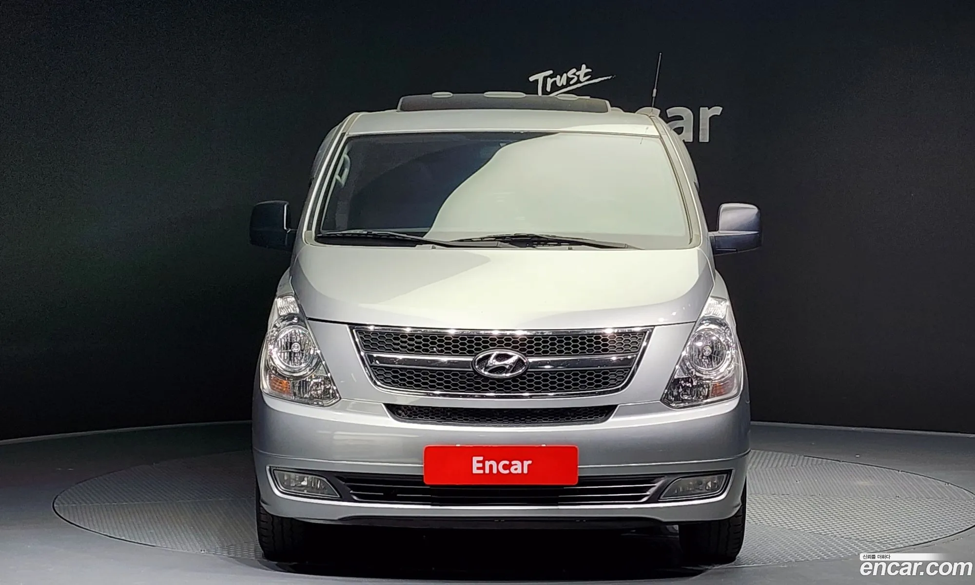 Hyundai Starex 12-Seater Wagon 2011 - фотография 12141263