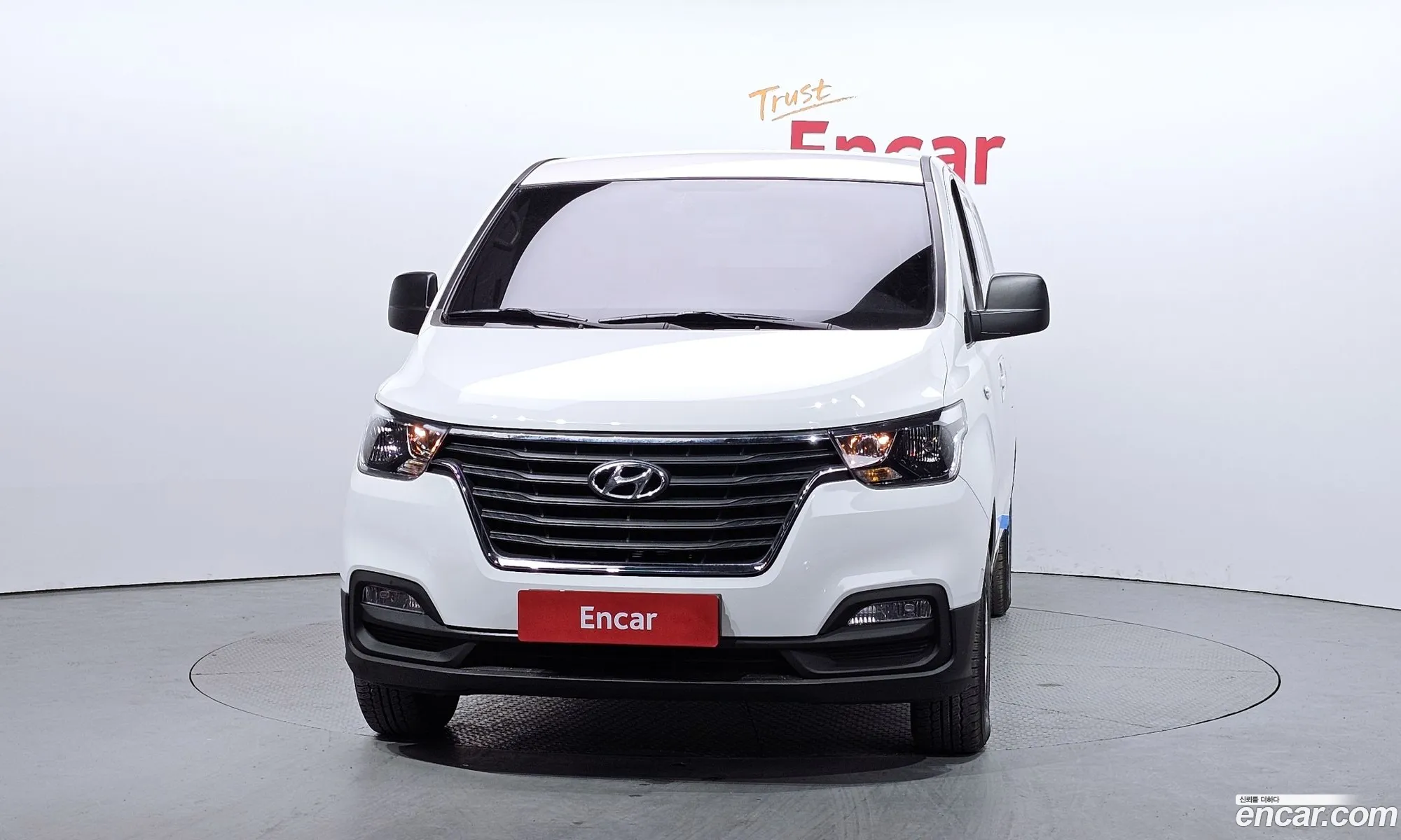 Hyundai The New Grand Starex Van 3-Seater Style - фотография 12008753