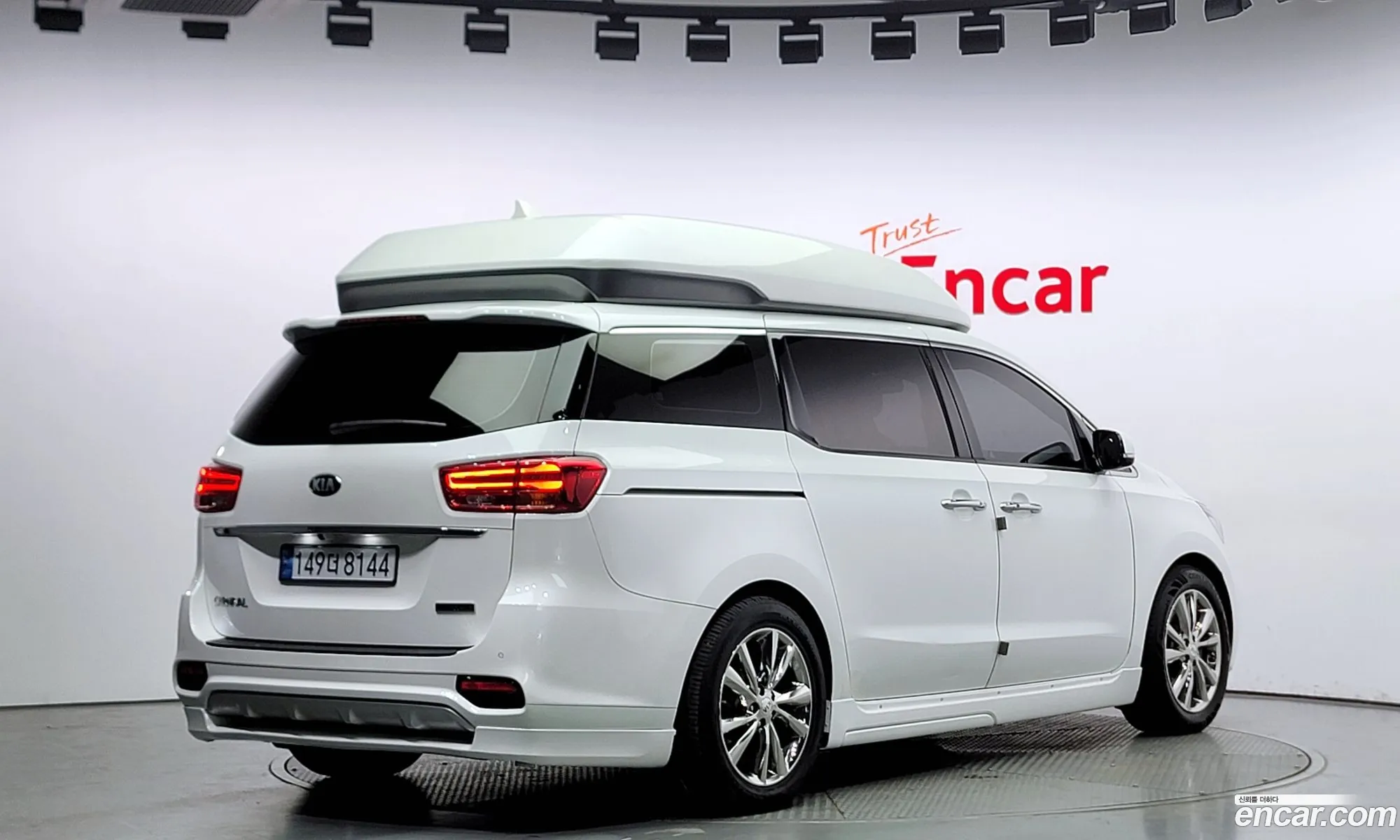 Kia Carnival Iii 9-Seater High Limousine 2019 - фотография 11276105