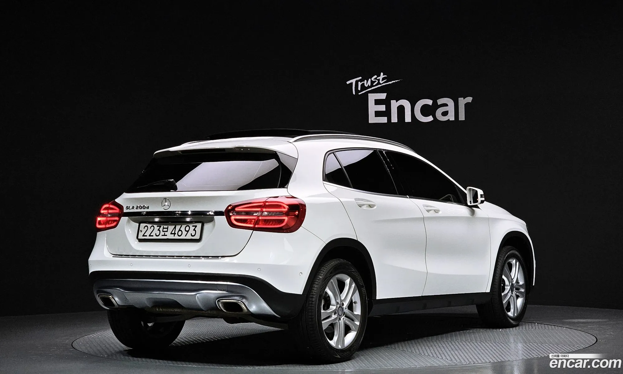 Mercedes-Benz Gla-Klasse Gla200D 2017 - фотография 12203817