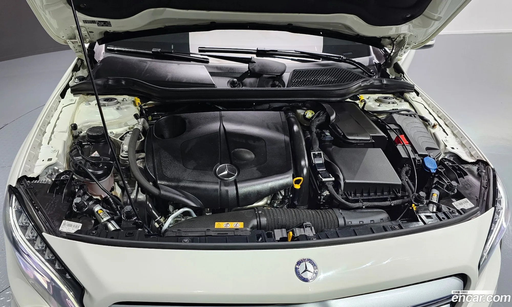 Mercedes-Benz Gla-Klasse Gla200D 2017 - фотография 12203821