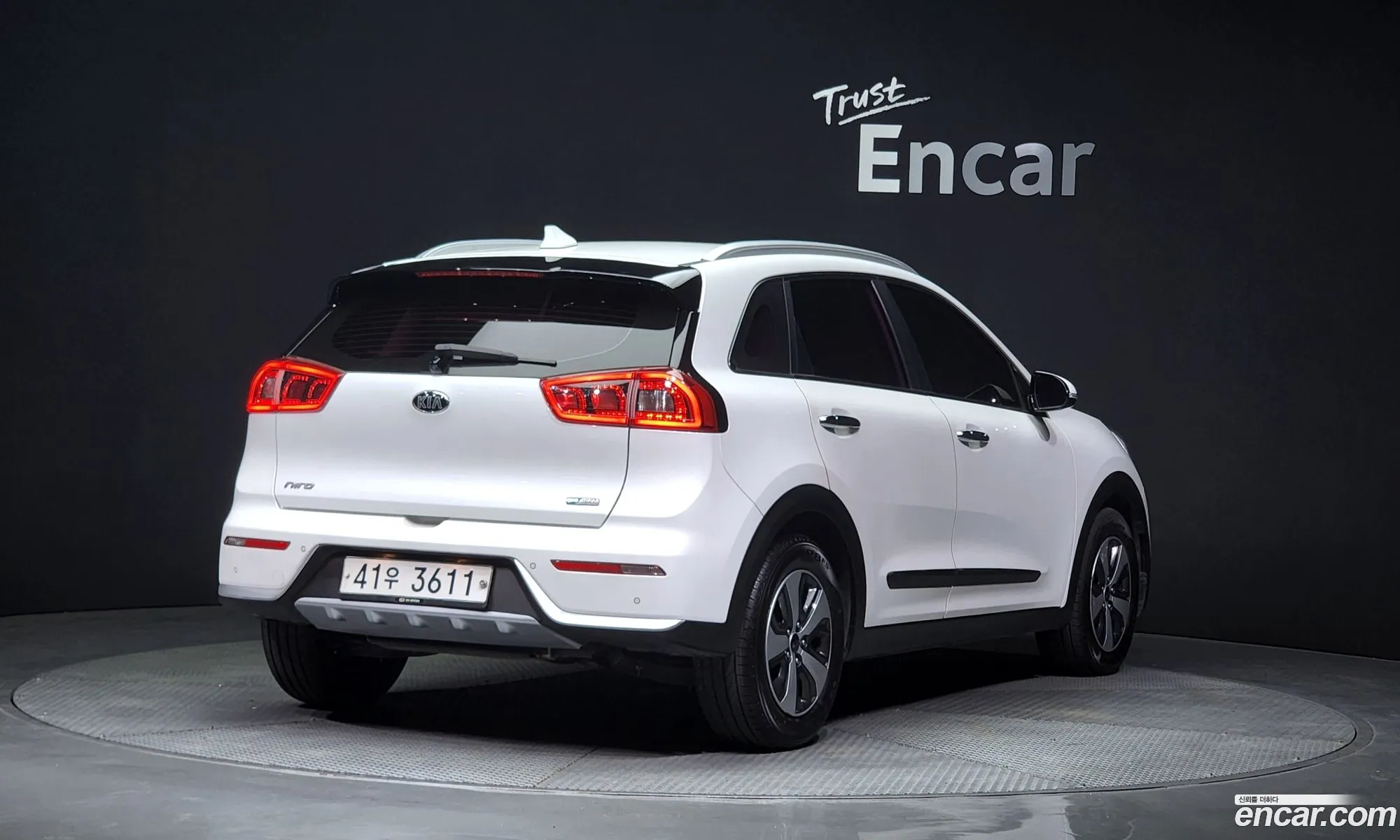 Kia Niro I Prestige 2017 - фотография 18099640