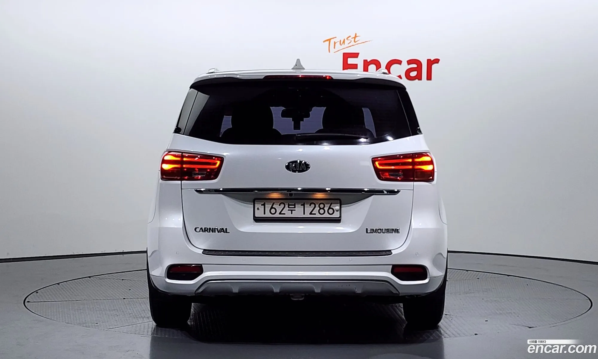 Kia Carnival Iii 7-Seater Limousine 2019 - фотография 16618633
