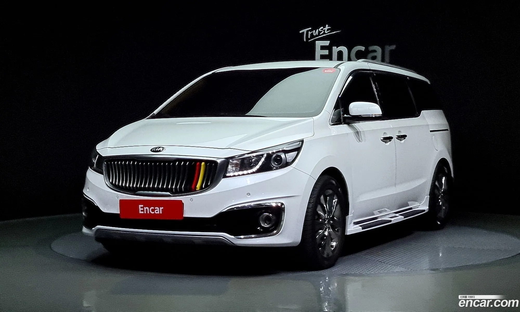 Kia Carnival 7-Seater Limousine 2016 - фотография 12551689