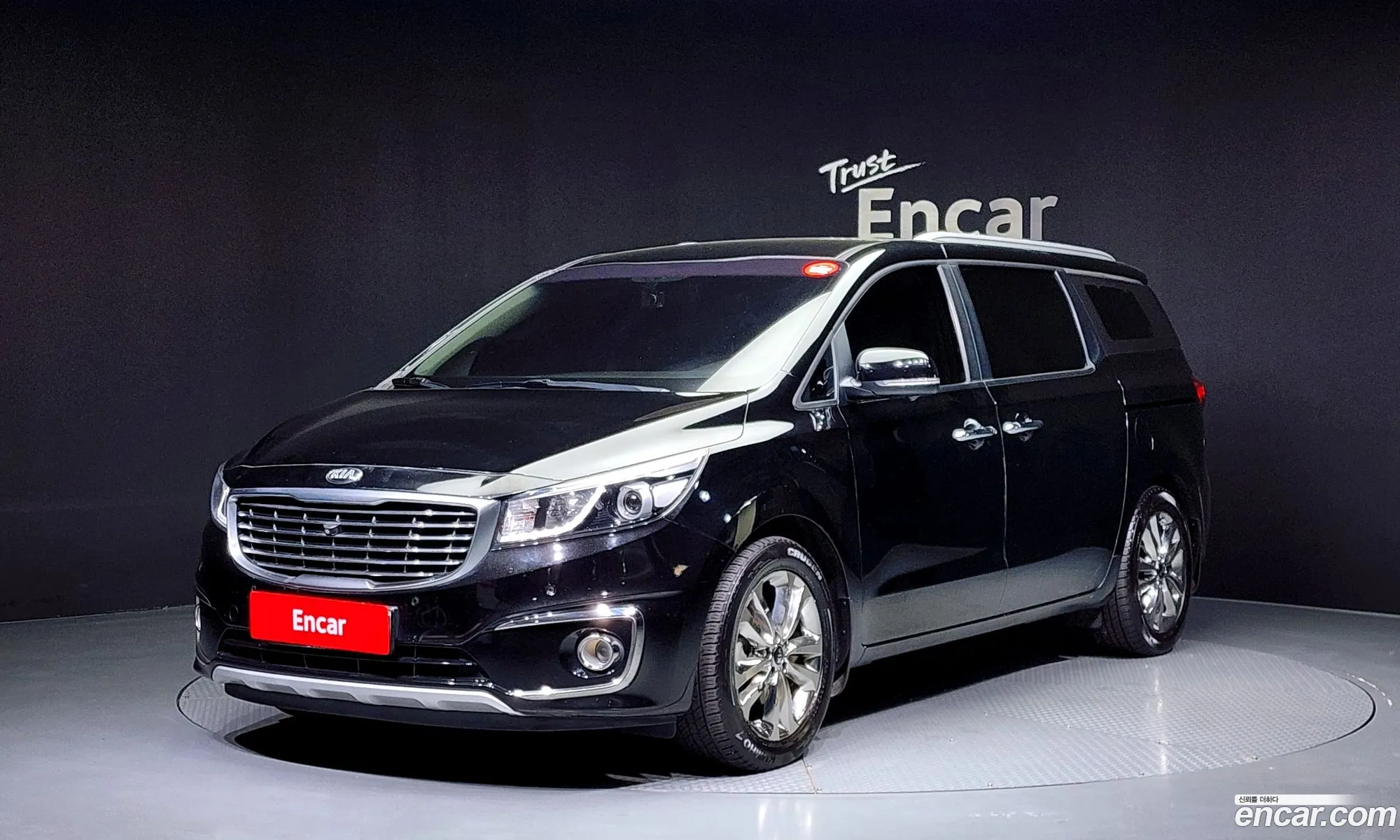 Kia Carnival 9-Seater Prestige 2015 - фотография 18568939